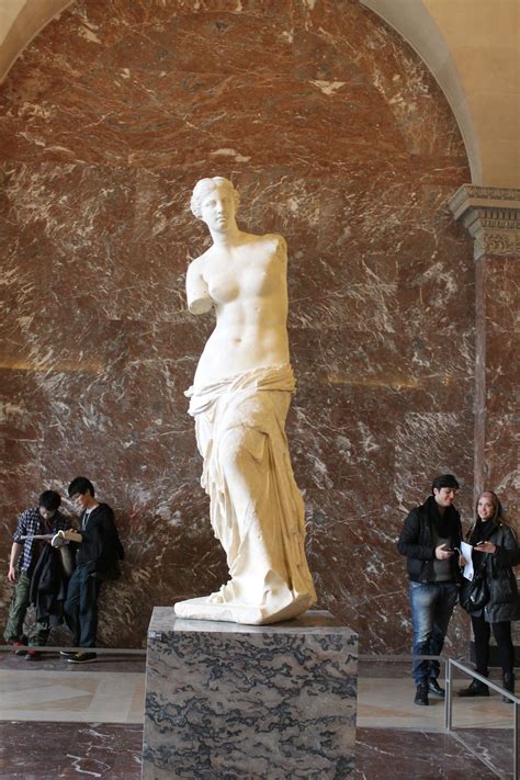 Venus de Milo at the Louvre in Paris. | Louvre museum, Venus de milo ...