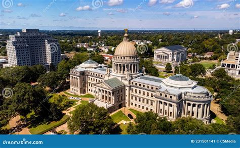 Mississippi State Capitol Building in Downtown Jackson, Mississippi ...