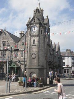 Llangefni, a grand place to find Red Squirrels on the Dingle Boardwalk