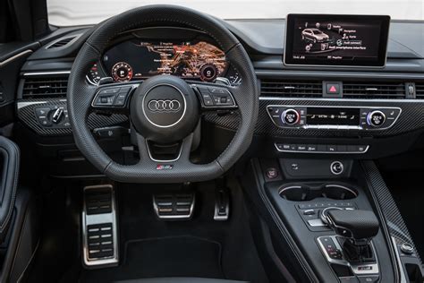 Audi RS4 Avant (2024) цена и характеристики, фотографии и обзор