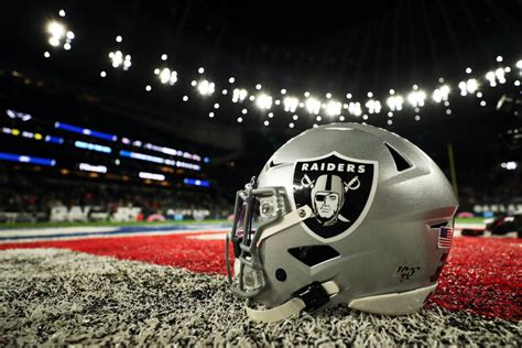 Raiders Make Uniform Choice For Thursday Night's Game - The Spun