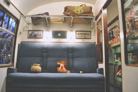 hogwarts express compartment - Google Search | Hogwarts train, Harry ...