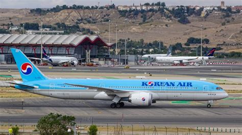 South Korea's flagship airline to weigh passengers before boarding