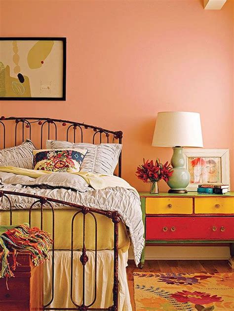 Colorfull Design Bedroom (24) | Bedroom vintage, Peach bedroom, Bedroom ...