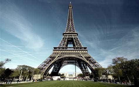 HD Eiffel Tower Wallpaper Free Download