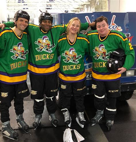 Mighty Ducks Reunion! Kenan Thompson and the Cast Hit an Ice Rink in ...