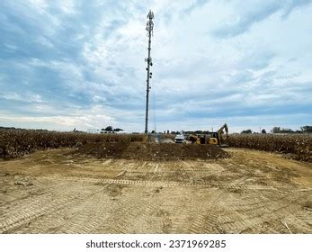 14+ Thousand Cell Tower Construction Royalty-Free Images, Stock Photos ...