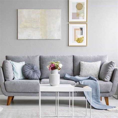 What Pillows Go With A Gray Sofa? [31 Suggestions With Pictures] - Home ...