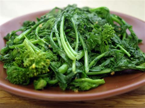 Recipe: Sautéed Broccoli Rabe with Garlic and Olive Oil | Whole Foods ...