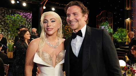 Lady Gaga y Bradley Cooper se reencuentran en los SAG Awards 2022 | Glamour