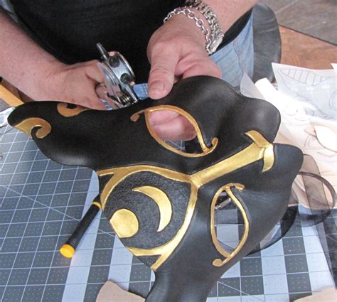 Sculpted Leather Mask Tutorial : 9 Steps (with Pictures) - Instructables