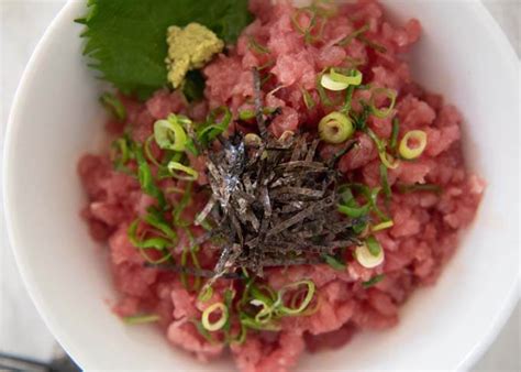 Negitoro Don (Minced Raw Tuna on Rice) - RecipeTin Japan