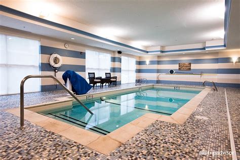 Hilton Garden Inn Portsmouth Downtown Pool: Pictures & Reviews ...