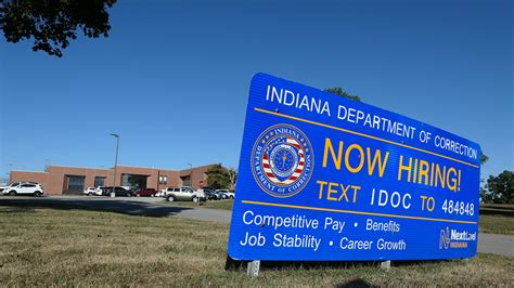 Former Staff Say Turnover At Indiana Women's Prison Is Self-Inflicted