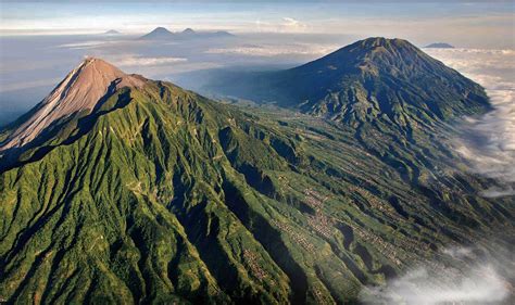 Indonesia's Mount Merapi unleashes lava as other volcanoes flare up ...