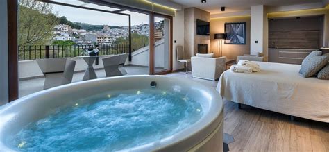 Best PA Hotels with Jacuzzi in Room, Resorts & Vacations in 2024 ...