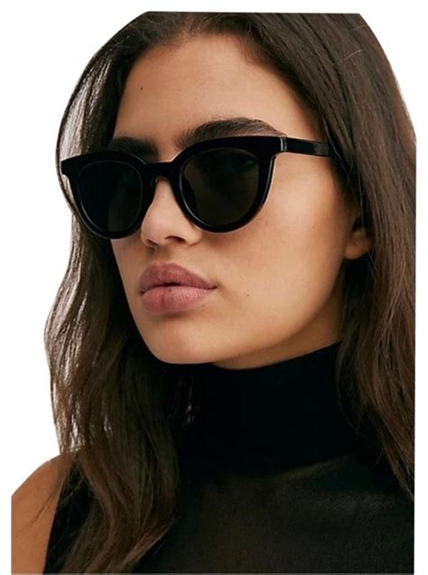 Black Sunglasses in 2021 | Sunglasses women, Sunglasses women fashion ...