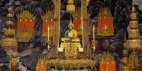 8 Amazing Facts About Bangkok’s Emerald Buddha