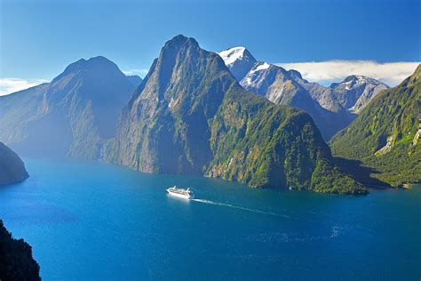 Tour du lịch New Zealand: Khám phá vịnh Milford Sound - Fantasea