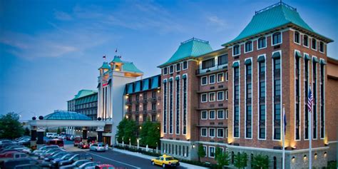 Louisville Restaurants | Crowne Plaza Louisville Airport Expo Ctr