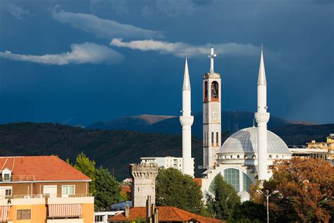 Church and mosque in Shkodër, Albania | Joel Carillet