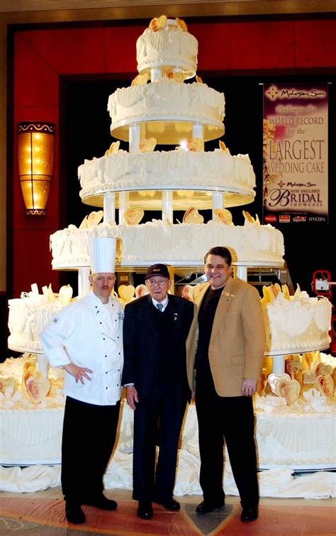 Guinness World Records: World's Largest Wedding Cake | Large wedding ...