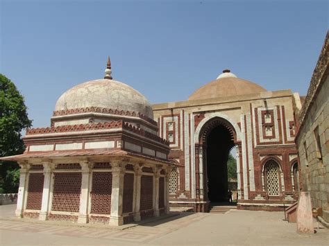 Indian Columbus: Alai Darwaza - Qutb Complex, Delhi