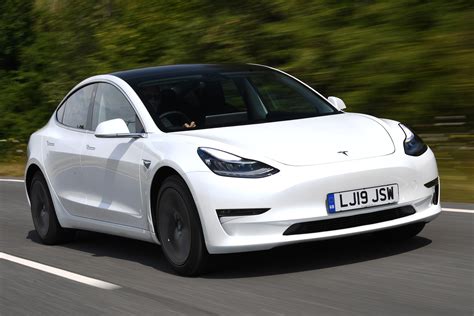 New Tesla Model 3 Standard Range Plus 2019 review | Auto Express