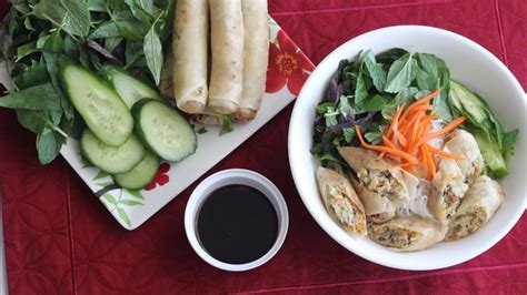 Bun Cha Gio Chay (Vermicelli Noodles with Vegetarian Egg Rolls ...