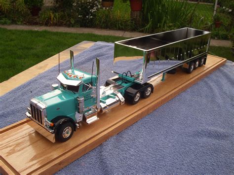 Peterbilt Dump Truck Model Kit