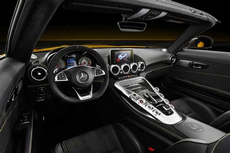 Mercedes-Benz AMG GT S Roadster Interior 2019 - AUTOBICS