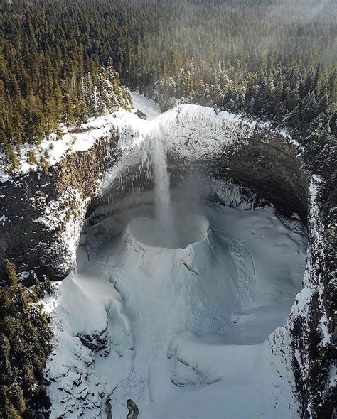 Helmcken Falls in BC, Canada Looks Incredible No Matter What the Season ...