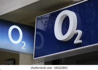 O2 Logo Vector (.EPS) Free Download