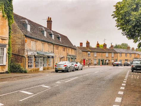 7 + Bampton Downton Abbey Village Filming Locations (2021)! | Keep moving