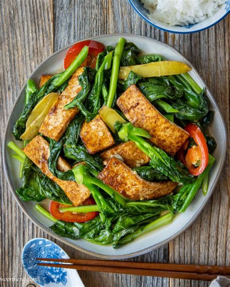 Easy Gai Lan (Chinese broccoli) with Tofu Stir-fry - WoonHeng