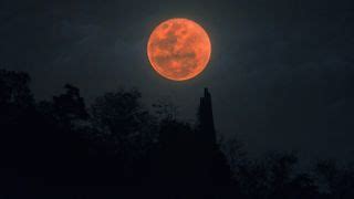 Why does the moon turn red during a total lunar eclipse? | Live Science