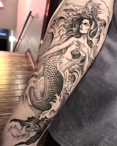 Martin Devlin Kelly on Instagram: “Siren. 🧜‍♀️ #mermaid #mermaidtattoo ...