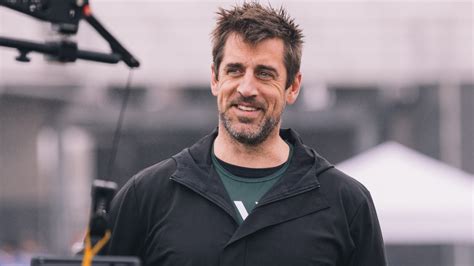 Aaron Rodgers Net Worth 2023: What Did the Jets Trade For Him? Contract ...