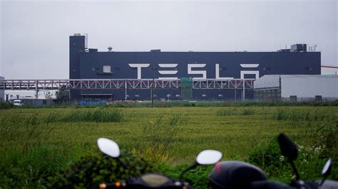 Elon Musk Says Tesla Will Build Shanghai Battery Factory - The New York ...