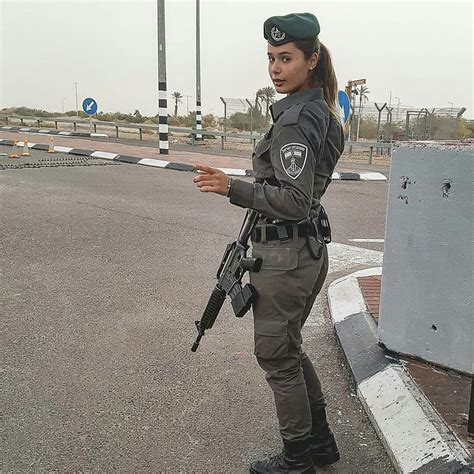 Pin by Tina on Israel Border Police | Military women, Military girl ...