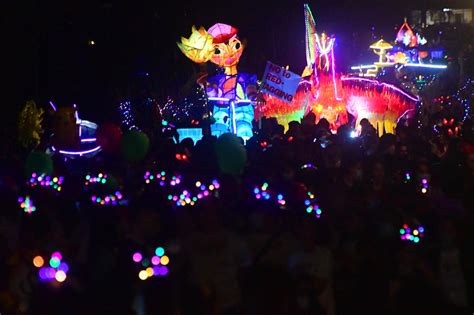 Lantern Parade lights up UP Diliman again after pandemic | ABS-CBN News