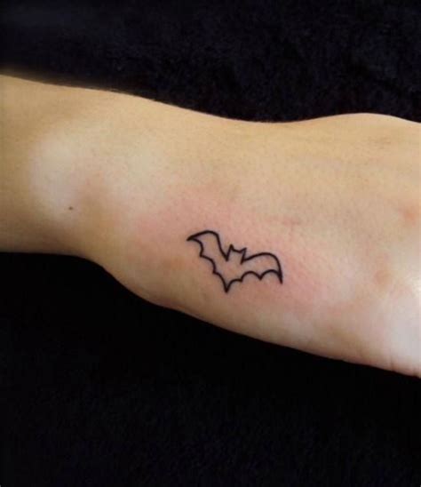 Small Bat Tattoo #Minimalisttattoos | Small tattoos simple, Minimalist ...