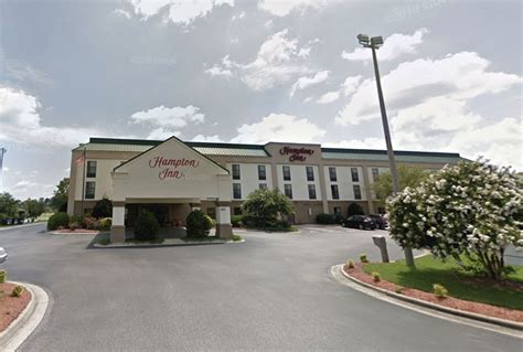 Hampton Inn employee filmed calling cops on Black guests at hotel pool ...