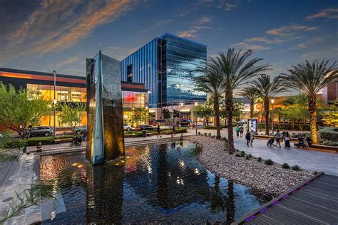 Downtown Summerlin adds new stores, restaurants | Las Vegas Review-Journal