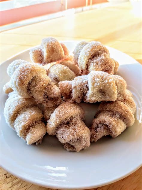 Mom's Nut Horns | Recipe | Dessert recipes cookies, Holiday cookie ...