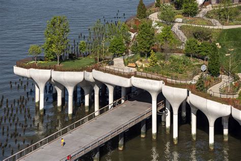 Little Island Park / Heatherwick Studio + MNLA | ArchDaily