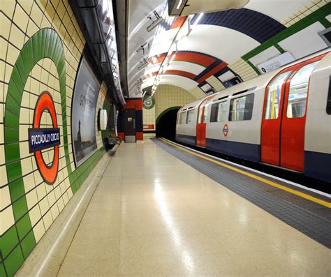 Image result for piccadilly line tube stock | London underground train ...