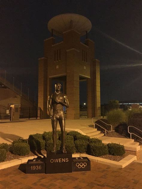 Ohio State's Jesse Owens statue: Driving past a legend - cleveland.com