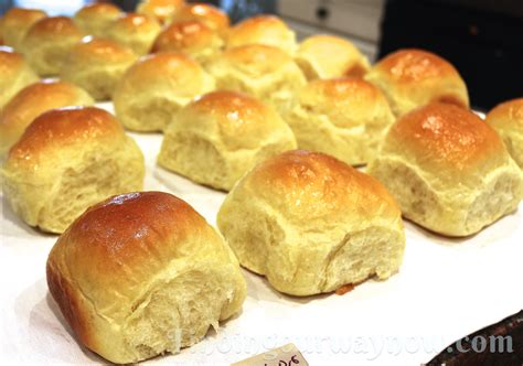 Old Fashioned Sweet Yeast Rolls Recipe - Design Corral