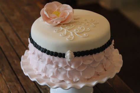 Rose petal cake Rose Petal Cake, Rose Petals, Cupcake Cakes, Cupcakes ...